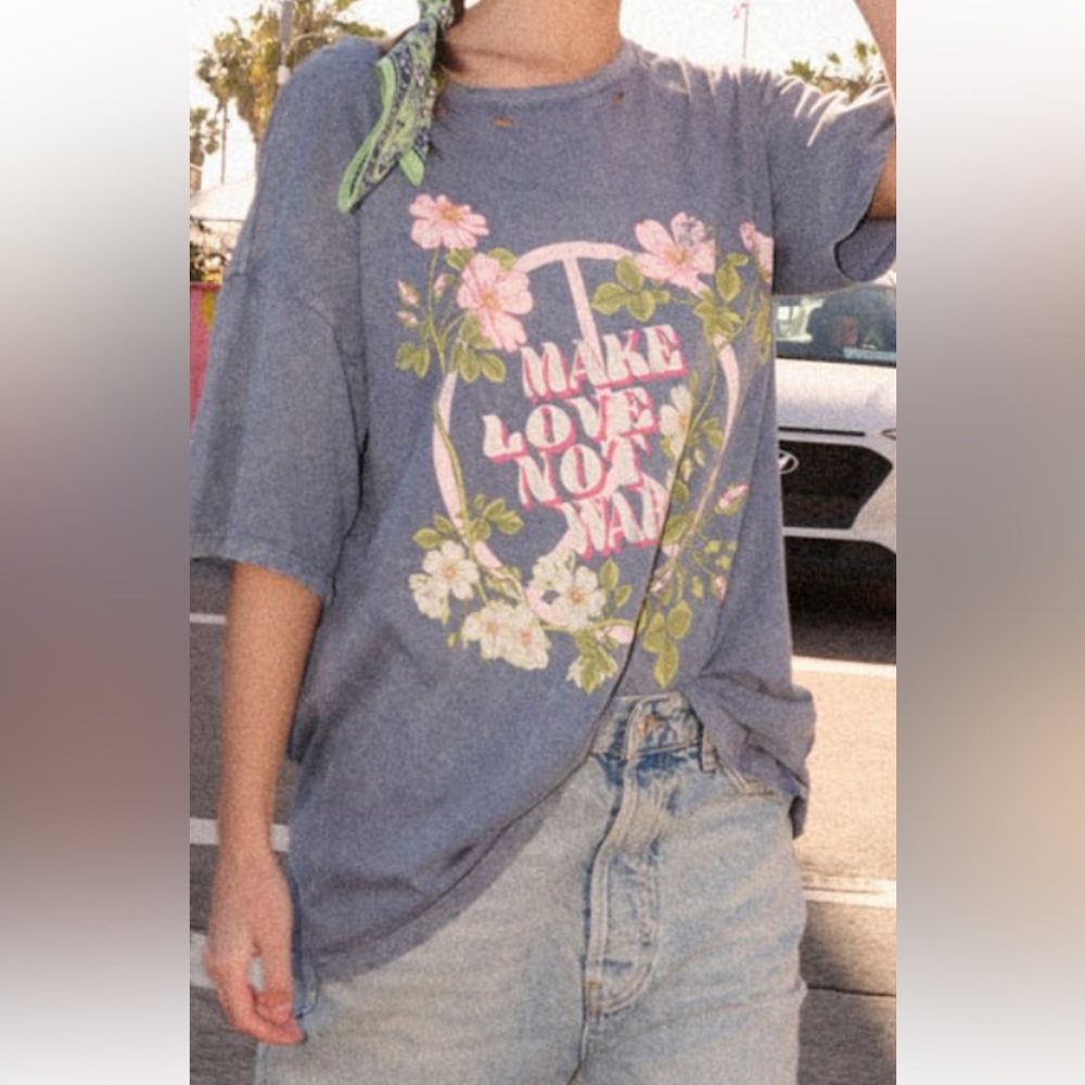 New Now Mineral Washed  Graphic Print Tee “make love not war”